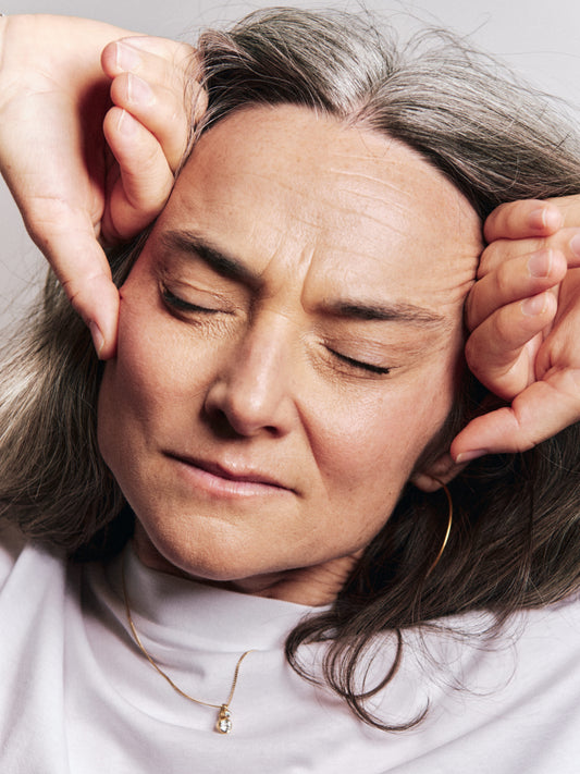Le brouillard mental à la ménopause : cerveau en mode avion!